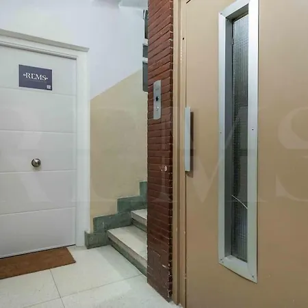 דירה Spacious 3 Bedroom By Rems *
